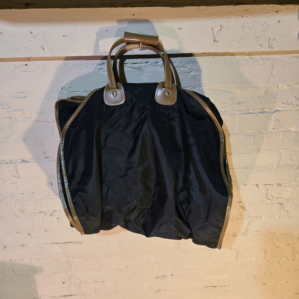 NAVY GARMENT BAG WITH CAMEL COLOR TRIM - ZIP UP/BUSINESS TRAVEL/CHAIN HANGER